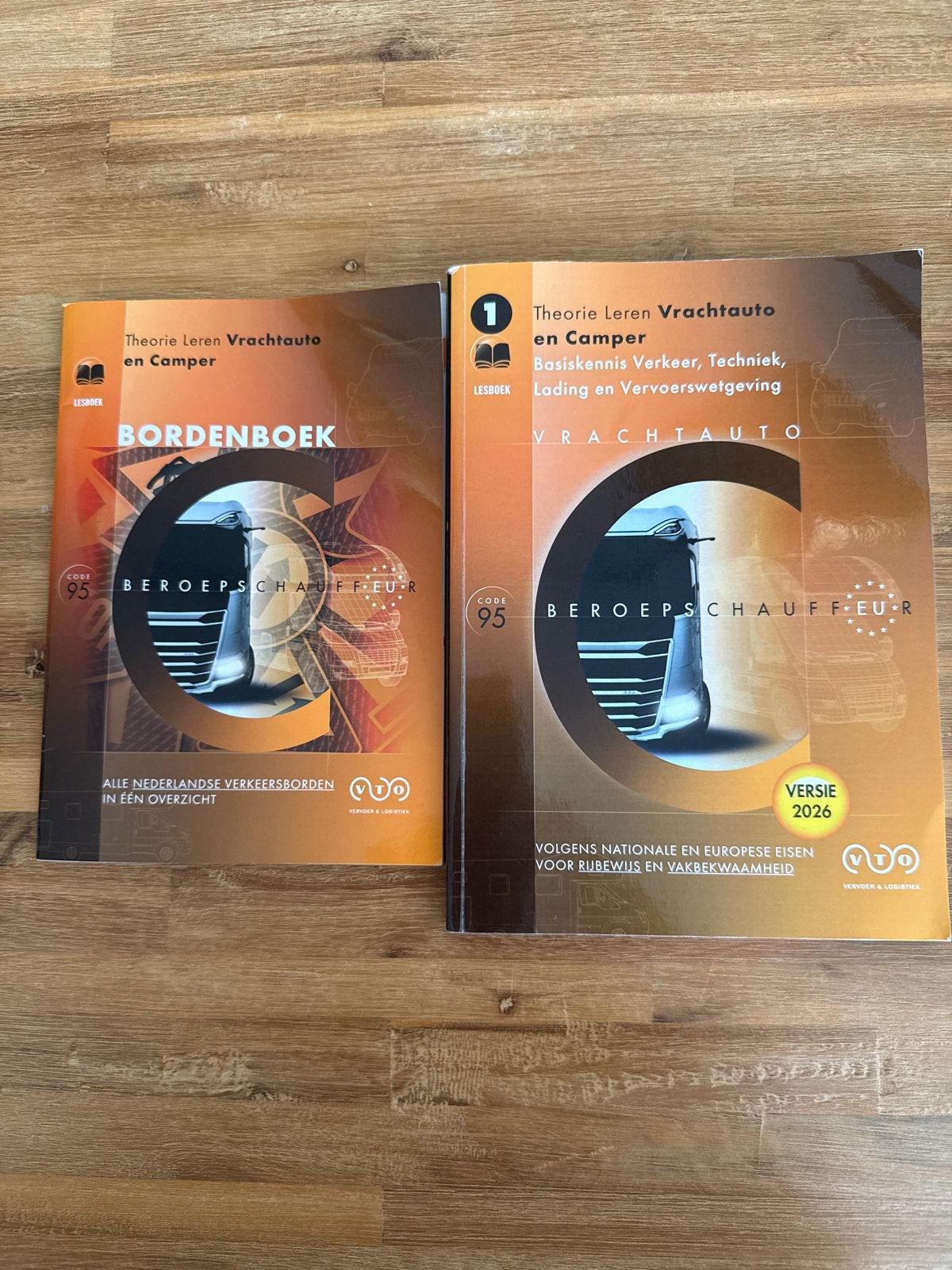 Theorie Leren Vrachtauto en Camper – Module 1, Boeken, Ophalen of Verzenden, Zo goed als nieuw, Overige niveaus