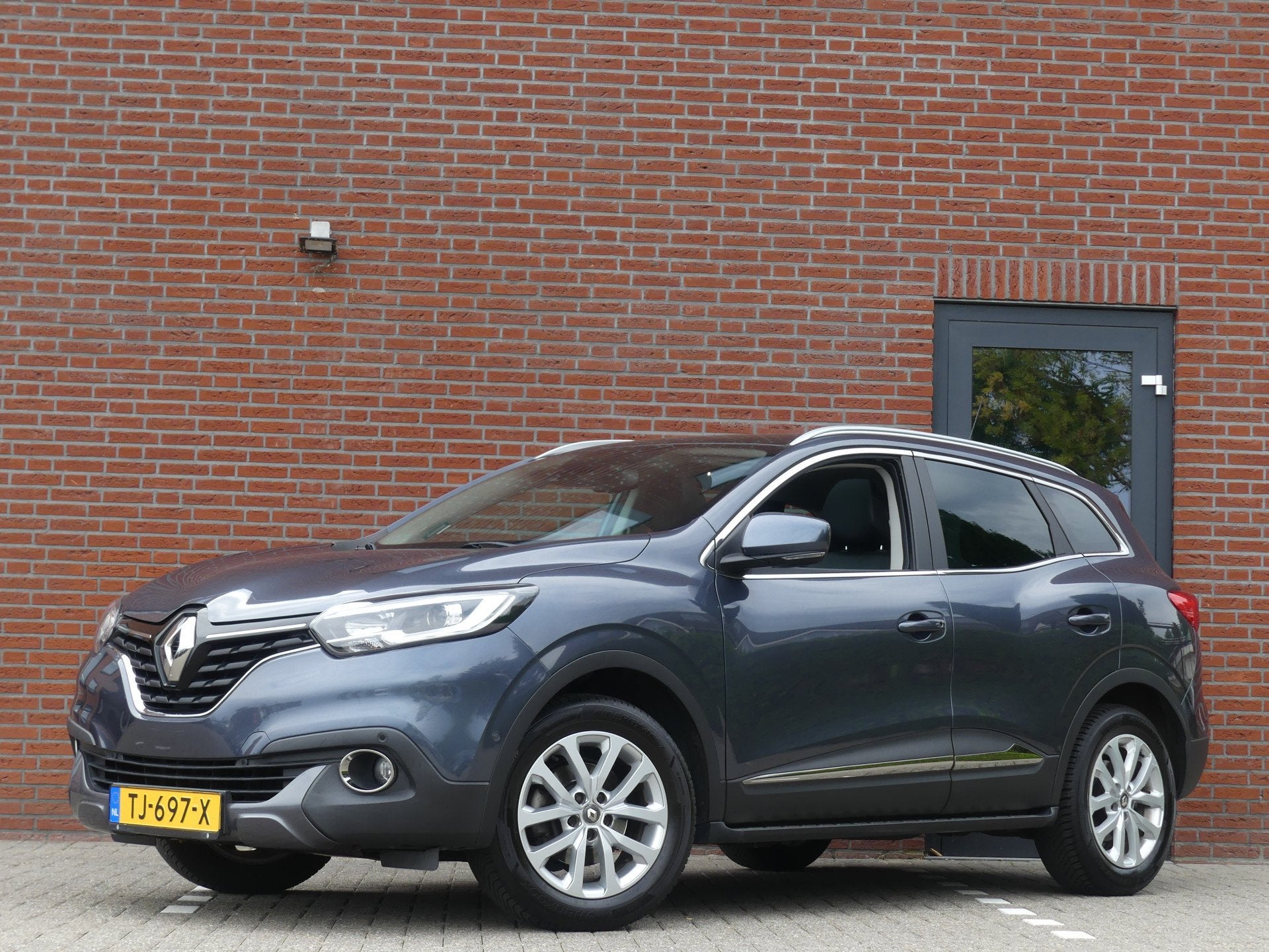 Renault Kadjar 1.2 TCe Intens / Panoramadak / Trekhaak, Auto's, Voorwielaandrijving, 4 cilinders, Origineel Nederlands, Bedrijf