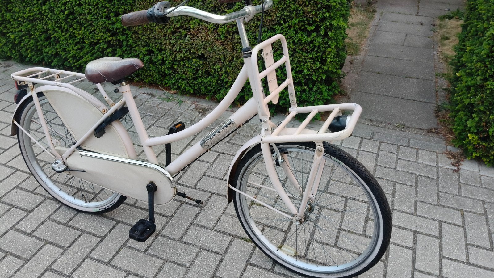 popal fiets 24 inch 3 versnellingen 
Mooie 24 inch Batavus f, Fietsen en Brommers, Fietsen | Dames | Omafietsen, Minder dan 47 cm