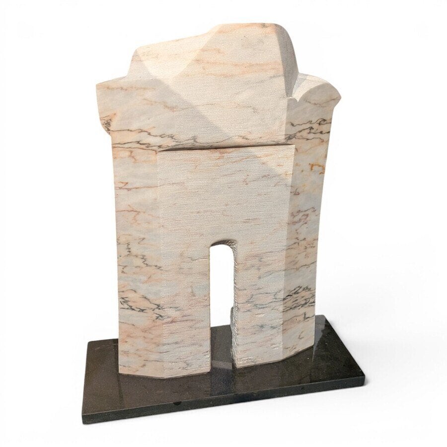 Guus Hellegers (1937-2019) - marmeren sculptuur, poort, Overige onderwerpen, Natuurlijk materiaal, Beeld, 50 - 100 cm