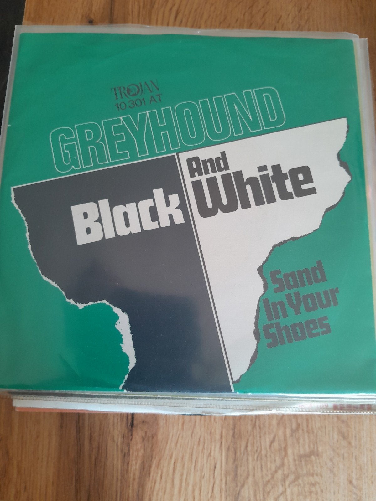 greyhound 7 inch black and white, Ophalen of Verzenden