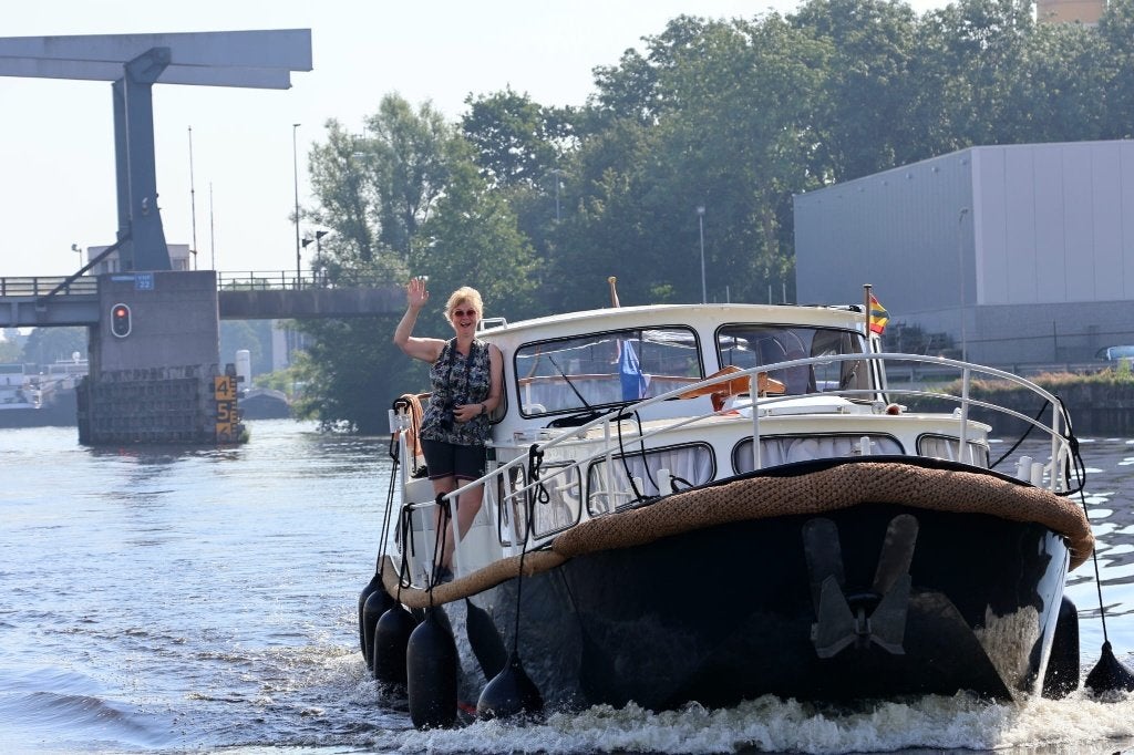 Foto 3 van Last minute! Motorkruiser, boot huren. Bootverhuur Friesland