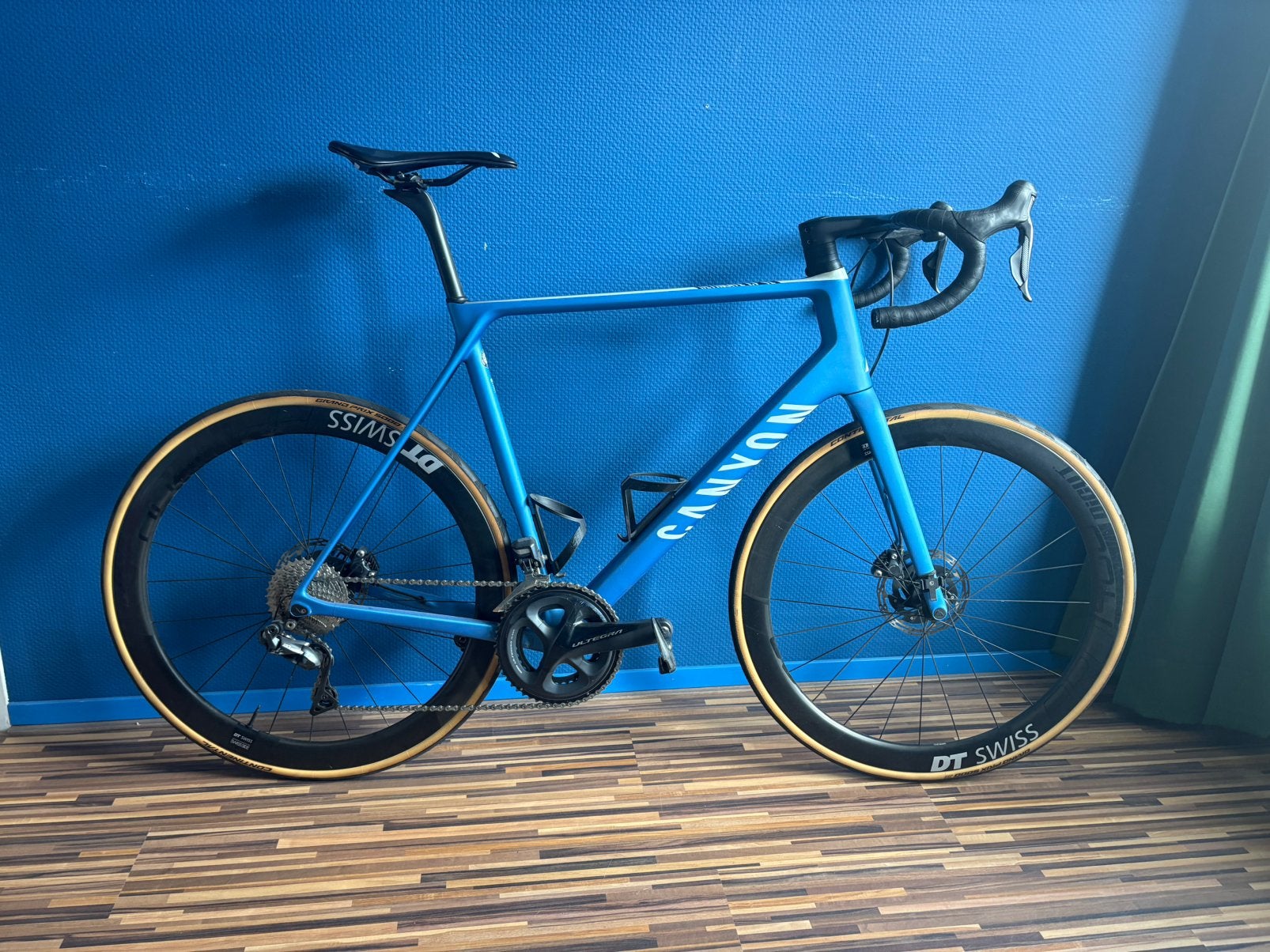 Canyon Ultimate XL (CF SL Disc 8.0 Carbon Di2 Aero), 28 inch, Gebruikt, Carbon, Heren