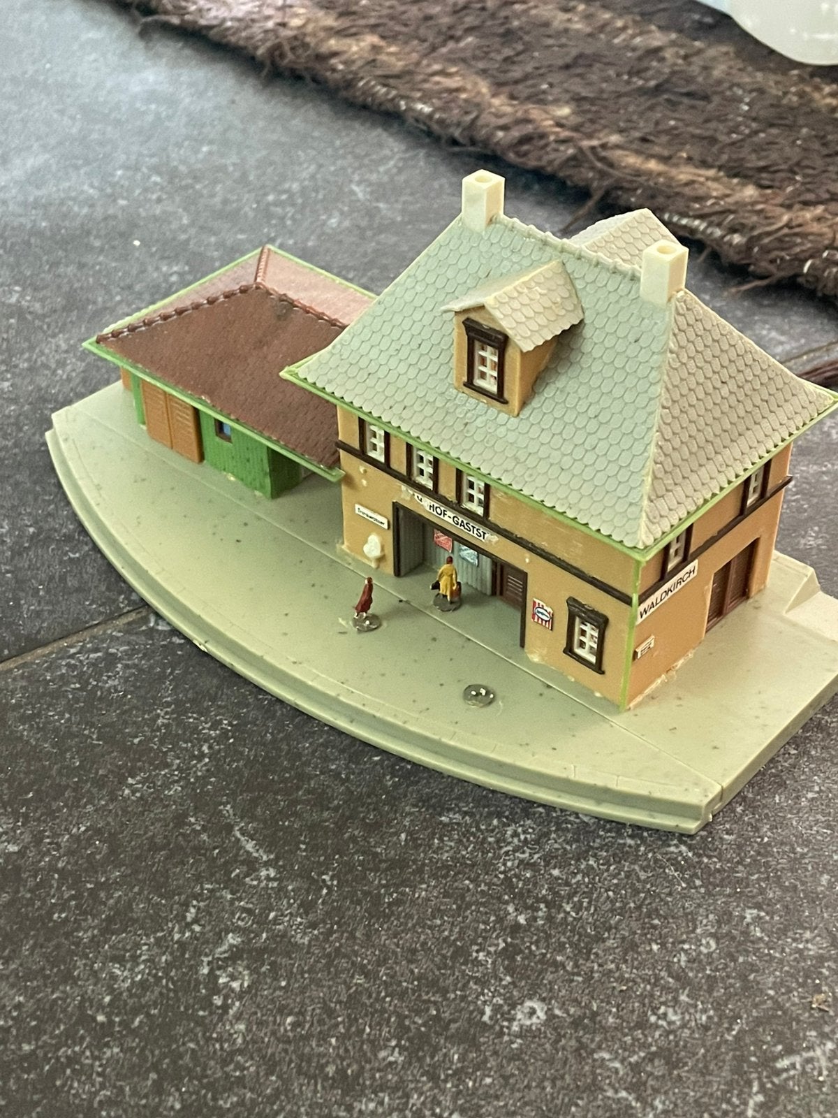 Modelbouw stationshuisje, Gebruikt, Gelijkstroom of Wisselstroom, Brug, Tunnel of Gebouw, Ophalen