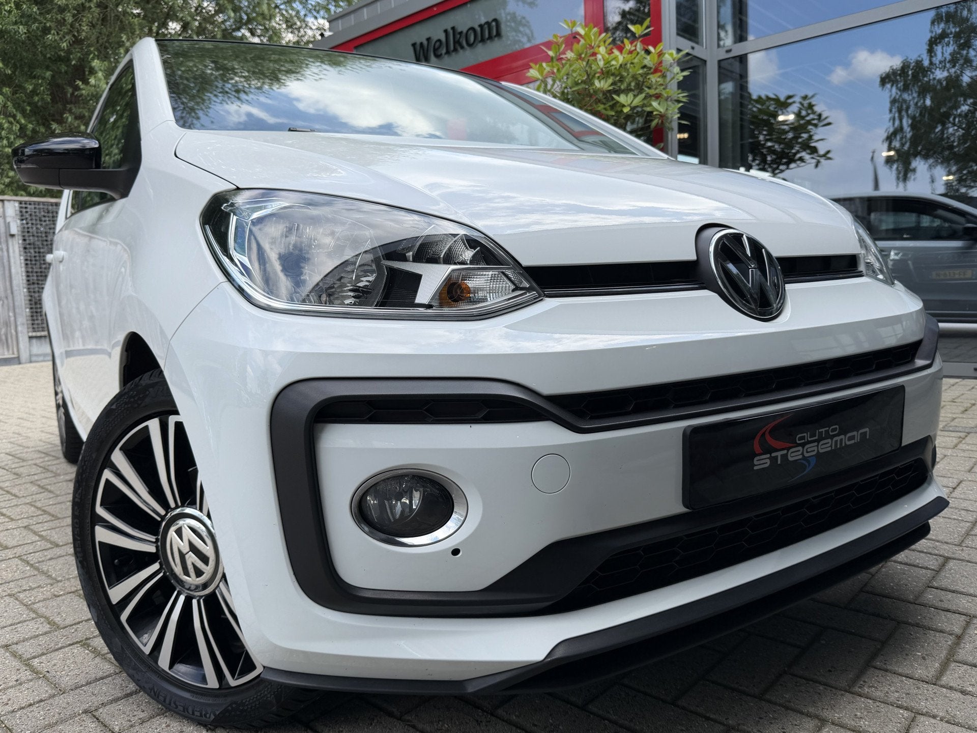 Volkswagen up! 1.0 TSI 90PK *!* HIGH UP *!* NAVI/ CRUISE/ 16, Voorwielaandrijving, Stof, Gebruikt, 4 stoelen