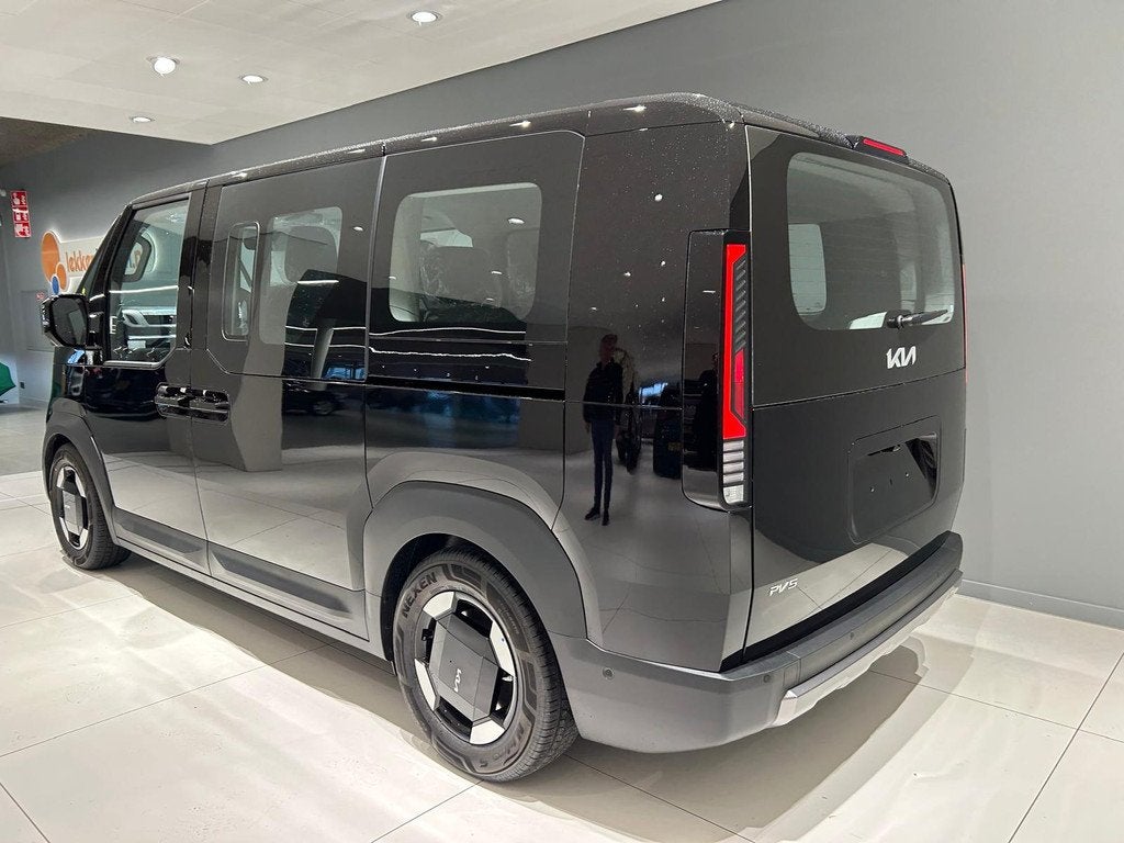 Kia Pv5 Passenger 71,2 kWh 163pk Elite Executive, Auto's, Kia, Automaat, 12 maanden, 1500 kg, Traction-control