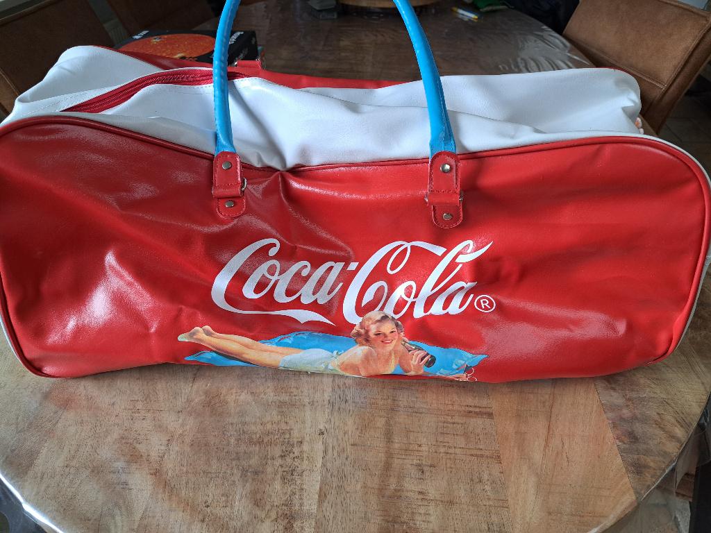 Coca cola weekend tas, Ophalen, 40 tot 60 cm, 20 tot 30 cm, Rood