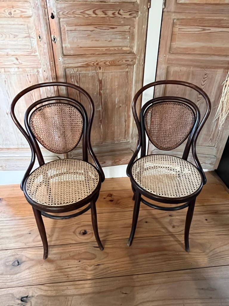 Set van 2 J&J Kohn Thonet stoelen met webbing, Ophalen