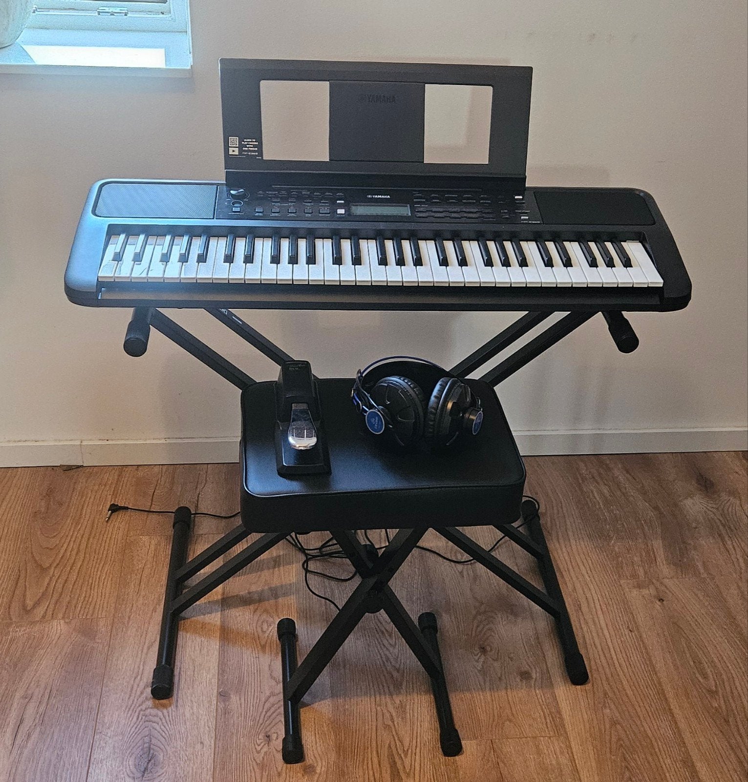 Keybord yamaha psr e383 met alle toebehoren, 6 maanden oud, Ophalen of Verzenden, Zo goed als nieuw, 61 toetsen, Yamaha