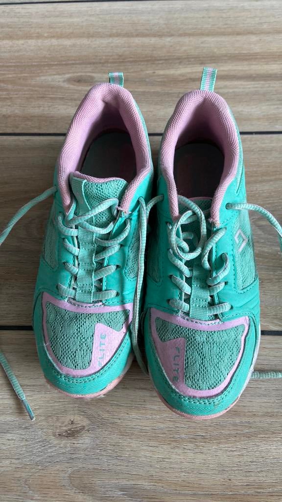 Brabo hockeyschoenen - buiten maat 34/35, Sport en Fitness, Hockey, Ophalen, Gebruikt, Schoenen