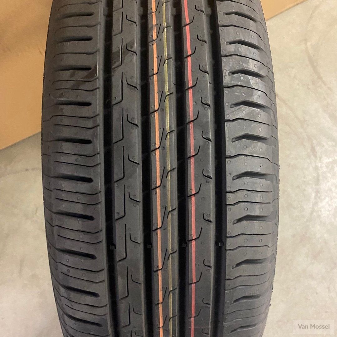 Continental Eco Contact 6 215/65/R17 99V, -, -, 17 inch, Ophalen of Verzenden