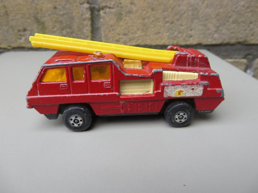 Matchbox No 22 Blaze Buster Donkerrood, Ophalen of Verzenden, Gebruikt, Matchbox