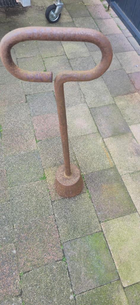 Oude roestige stamper, Ophalen of Verzenden, Gebruikt