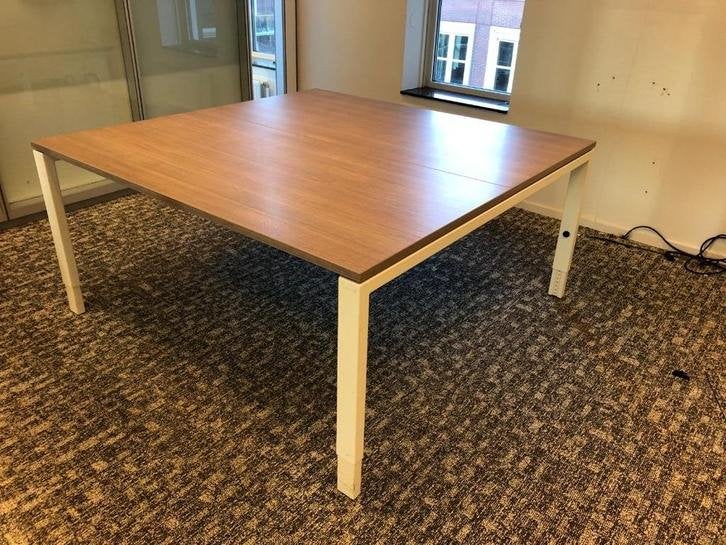 Gispen vergadertafel/ kantinetafel / DUO werkplek 160x160 cm, 150 tot 200 cm, Ophalen of Verzenden, Zo goed als nieuw, Vijf personen of meer