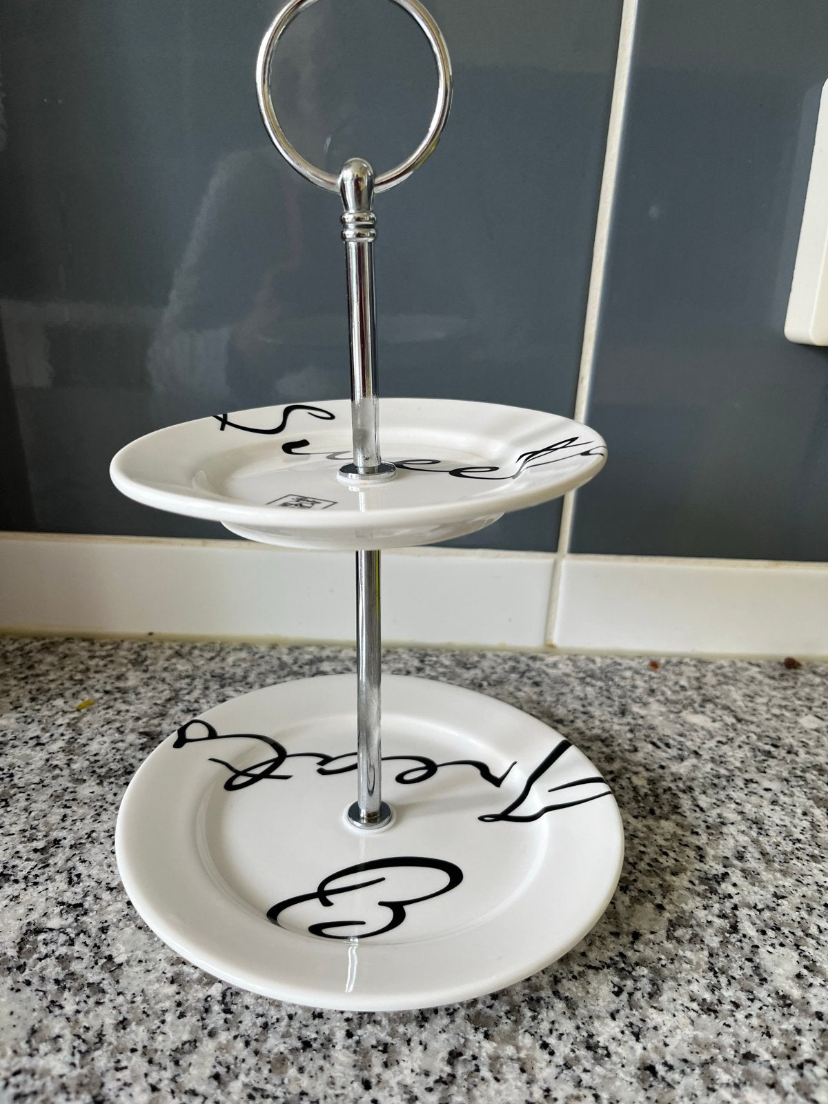 Riviera Maison Etagere 'Sweet' - 2 Laags, Overige merken, Keramiek, Overige typen, Ophalen of Verzenden