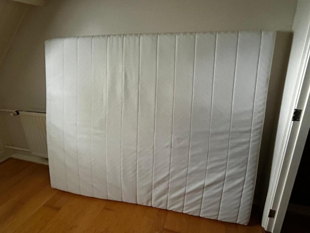 Ikea Åsvang matras 156x200cm - 10 euro, Huis en Inrichting, Slaapkamer | Matrassen en Bedbodems, Ophalen, Tweepersoons, Zo goed als nieuw
