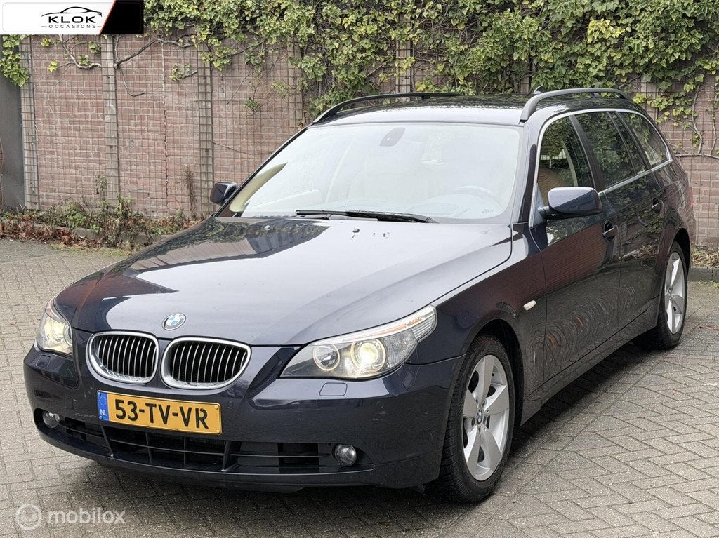 BMW 5-serie Touring 530xi High Executive Trekhaak Leer Xenon, Auto's, Automaat, 1675 kg, Blauw, 2996 cc