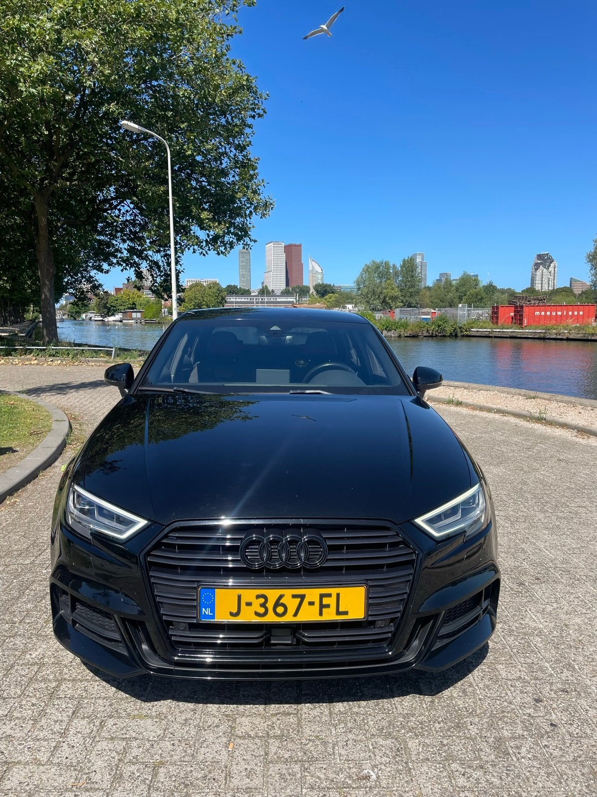 Audi A3 2.0 TDI 110KW Sedan AUT 2016 Zwart, Auto's, Audi, 1295 kg, 4 cilinders, Zwart, 140 €/maand