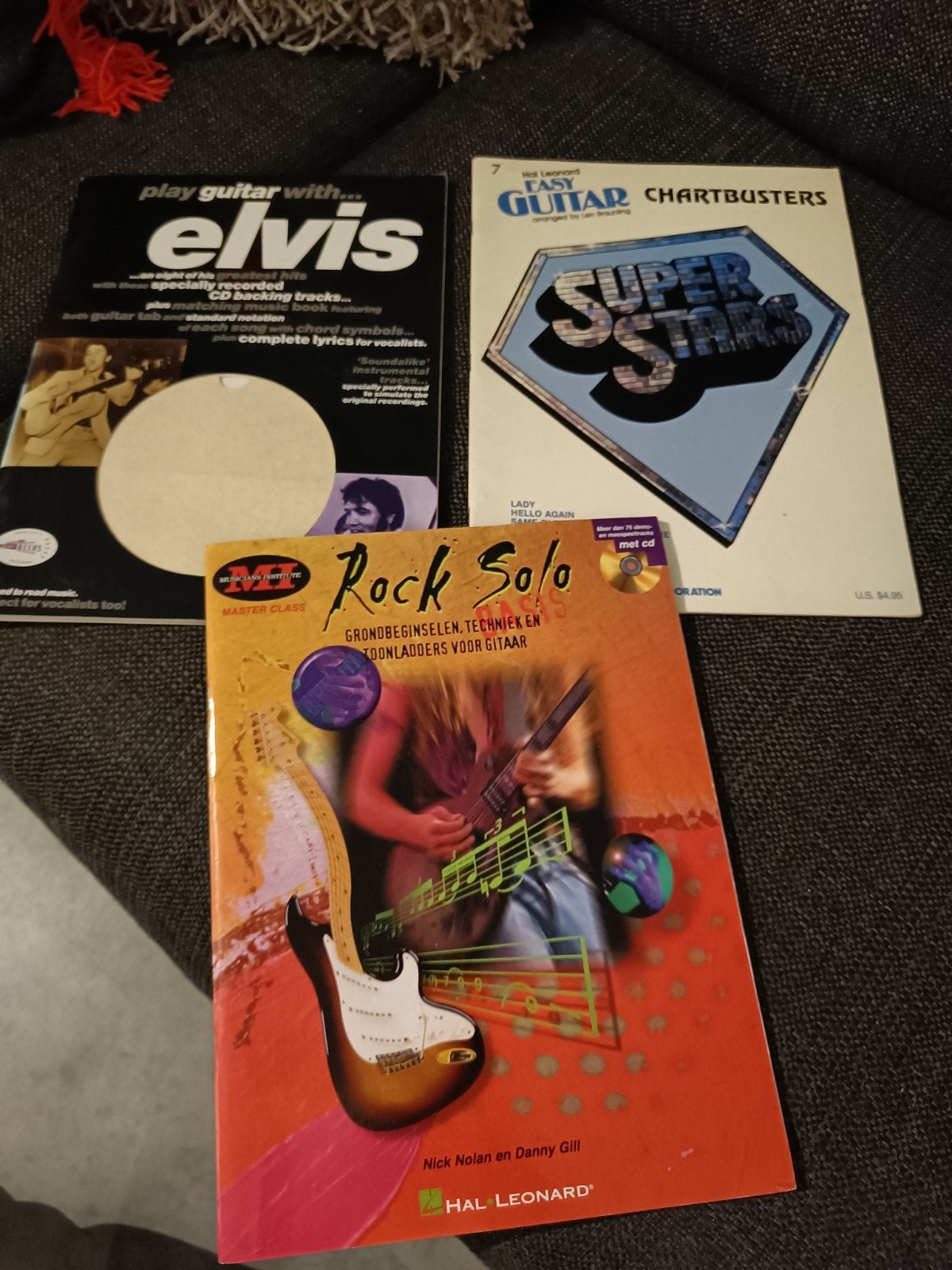 Gitaarboeken: Elvis, Rock Solo, Super Stars Chartbusters, Muziek en Instrumenten, Bladmuziek, Zo goed als nieuw, Artiest of Componist