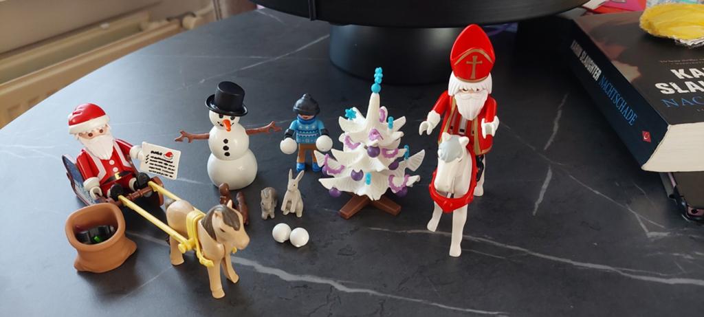 Playmobil Winterse Set: Sinterklaas, Kerstman & Sneeuwpop, Kinderen en Baby's, Speelgoed | Playmobil, Ophalen of Verzenden, Gebruikt