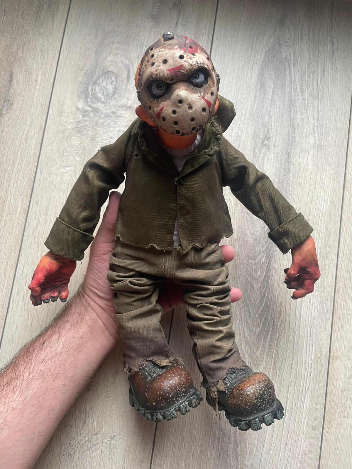 Jason voorhees Mezco doll, Verzenden, Zo goed als nieuw