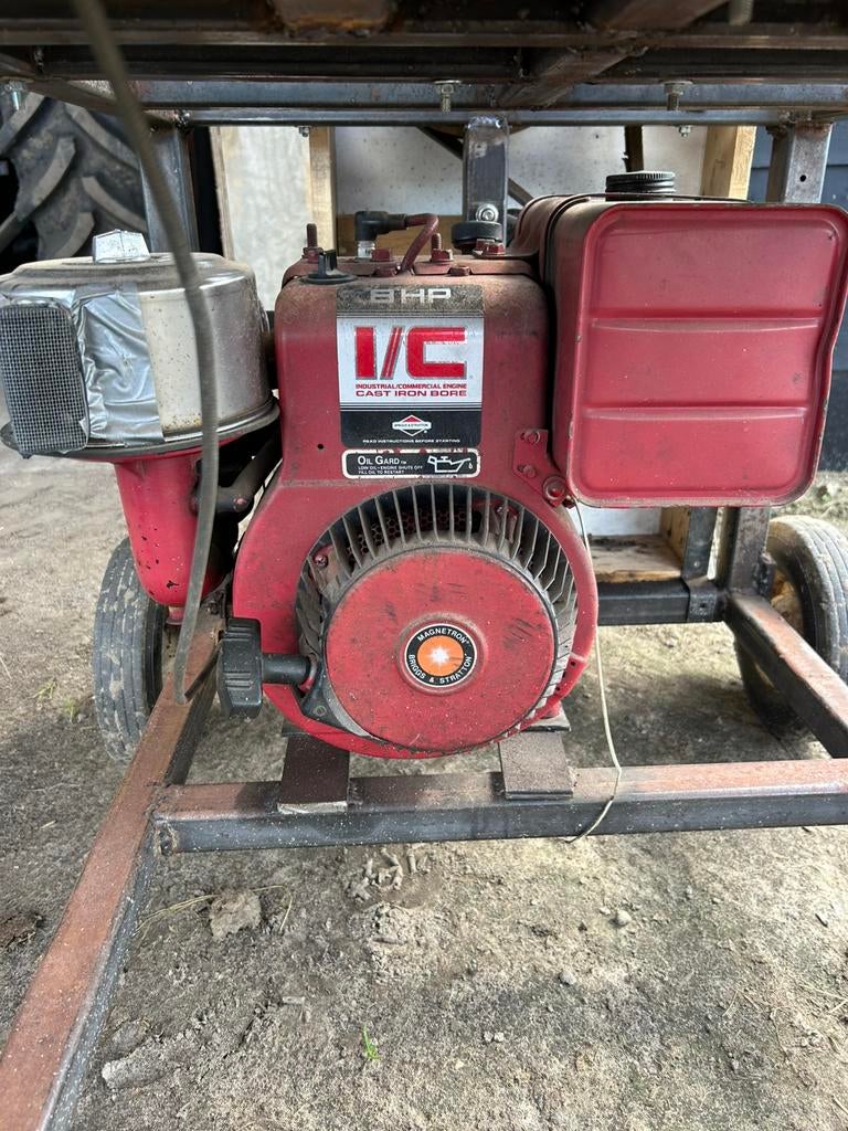 4 t motor., Ophalen, Zo goed als nieuw, Benzinemotor, 1800 rpm of meer