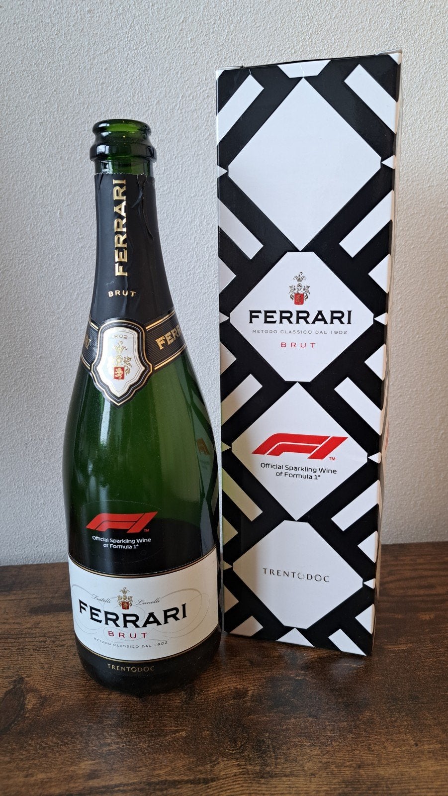 Ferrari Brut F1 Official Sparkling Wine - Nieuw in doos, Ophalen of Verzenden, Nieuw, Formule 1