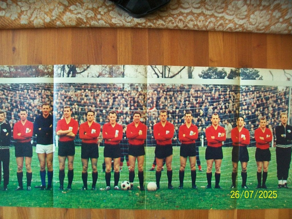 Heracles uitklapposter Revue seizoen 1964 - 1965, Verzenden, Zo goed als nieuw, Overige binnenlandse clubs, Poster, Plaatje of Sticker