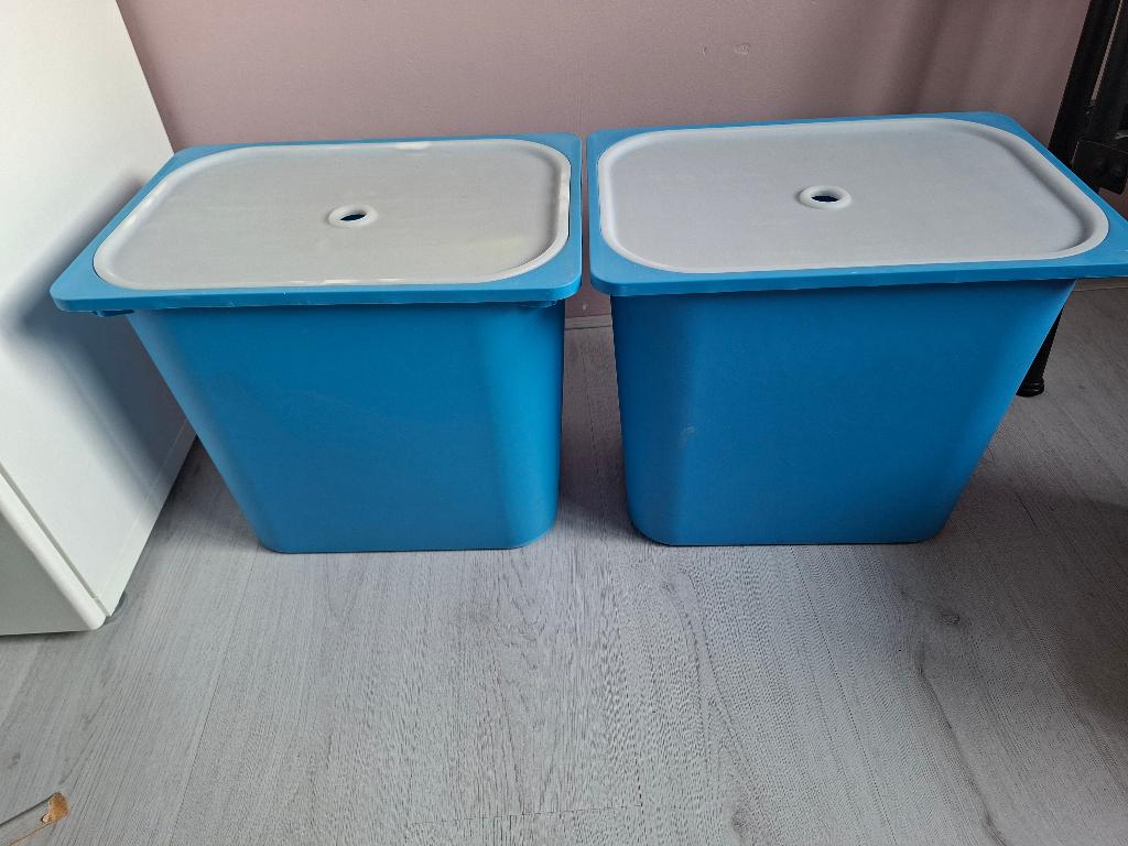 2 blauwe Trofast opbergbakken met deksel, Ophalen, Gebruikt