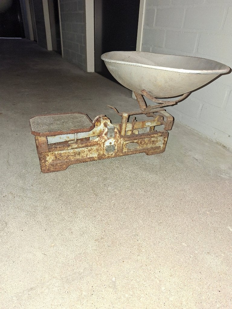 Oude gebruikte Weegschaal ( door een groenteboer ), Ophalen