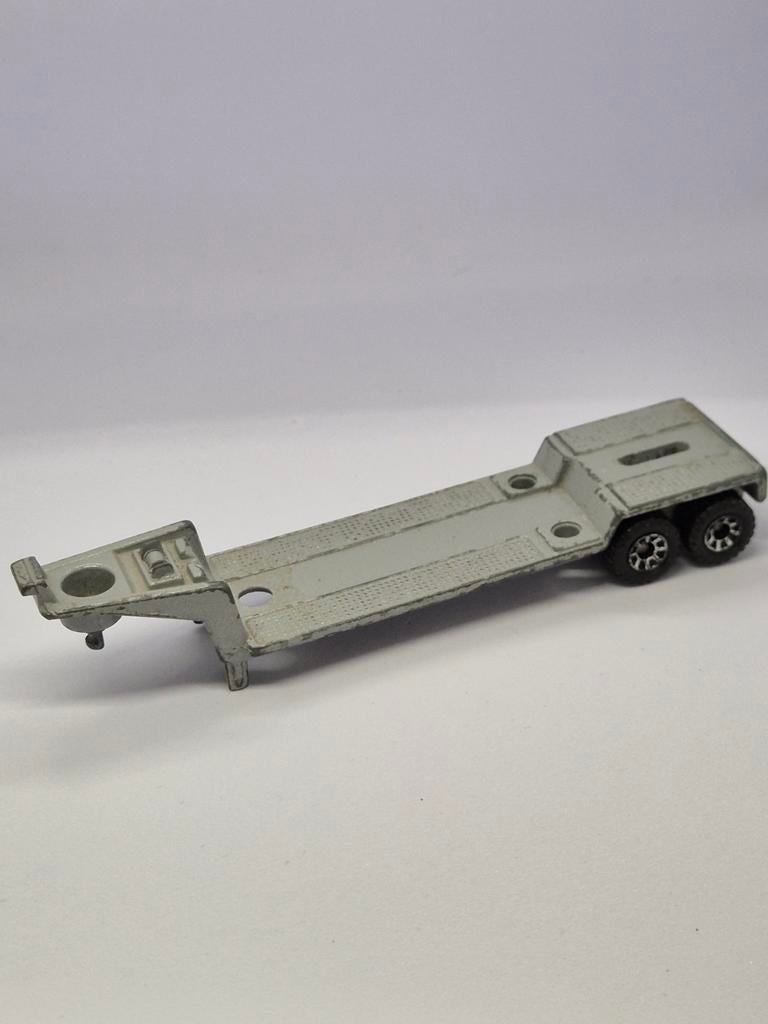 Matchbox Low Bed Trailer 1981, Hobby en Vrije tijd, Modelauto's | Overige schalen, Gebruikt, Bus of Vrachtwagen, Ophalen of Verzenden