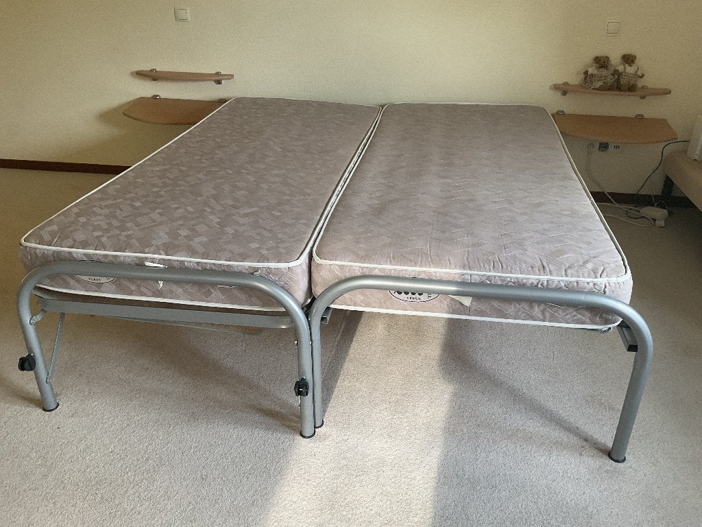 Logeerbedden, Huis en Inrichting, Slaapkamer | Bedden, Ophalen, Gebruikt, 90 cm, Tweepersoons