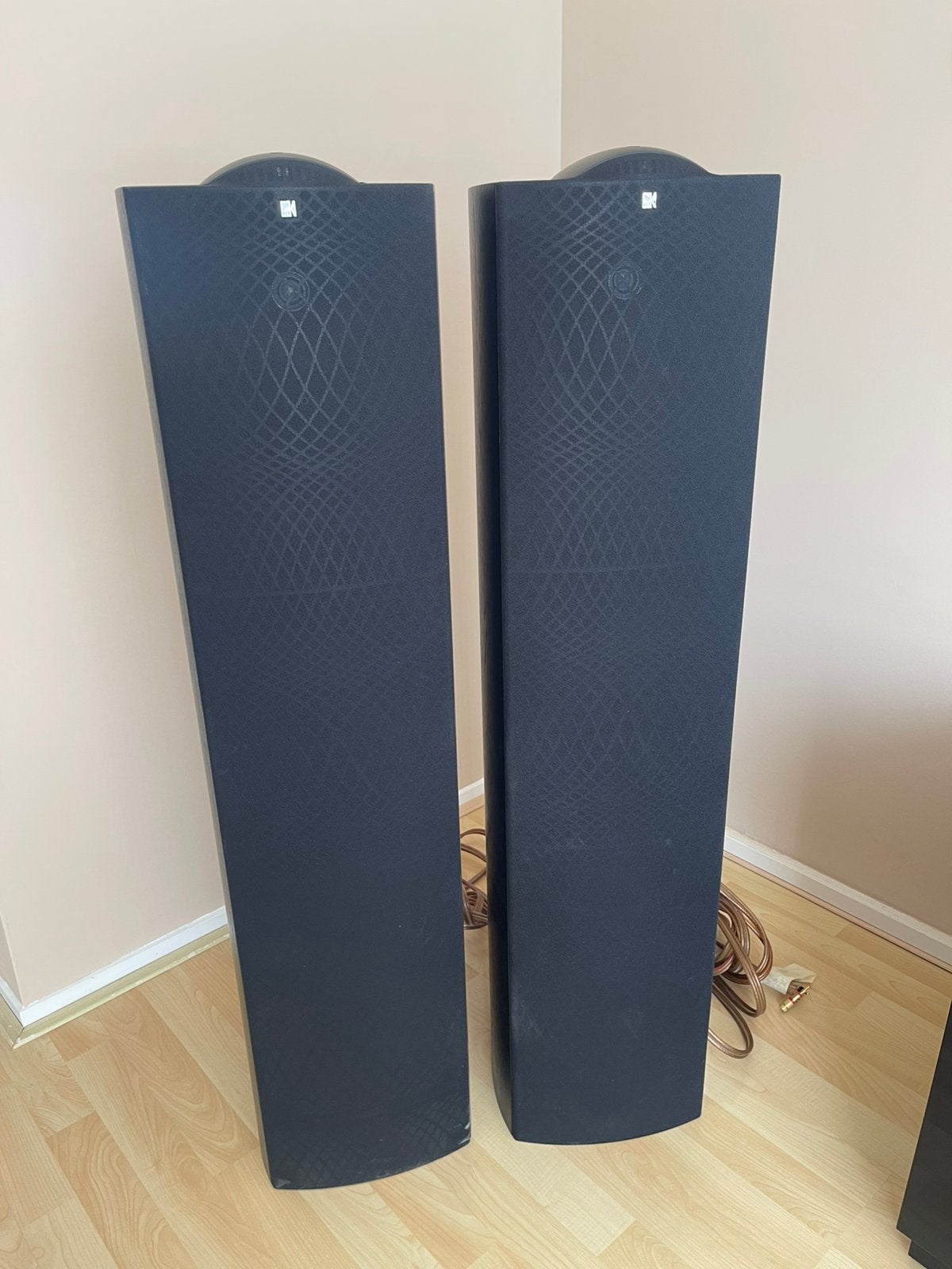 KEF Q11 vloerstaande luidsprekers zwart - mooie set, Vloerstaande luidspreker, Zo goed als nieuw, Inclusief standaarden, KEF