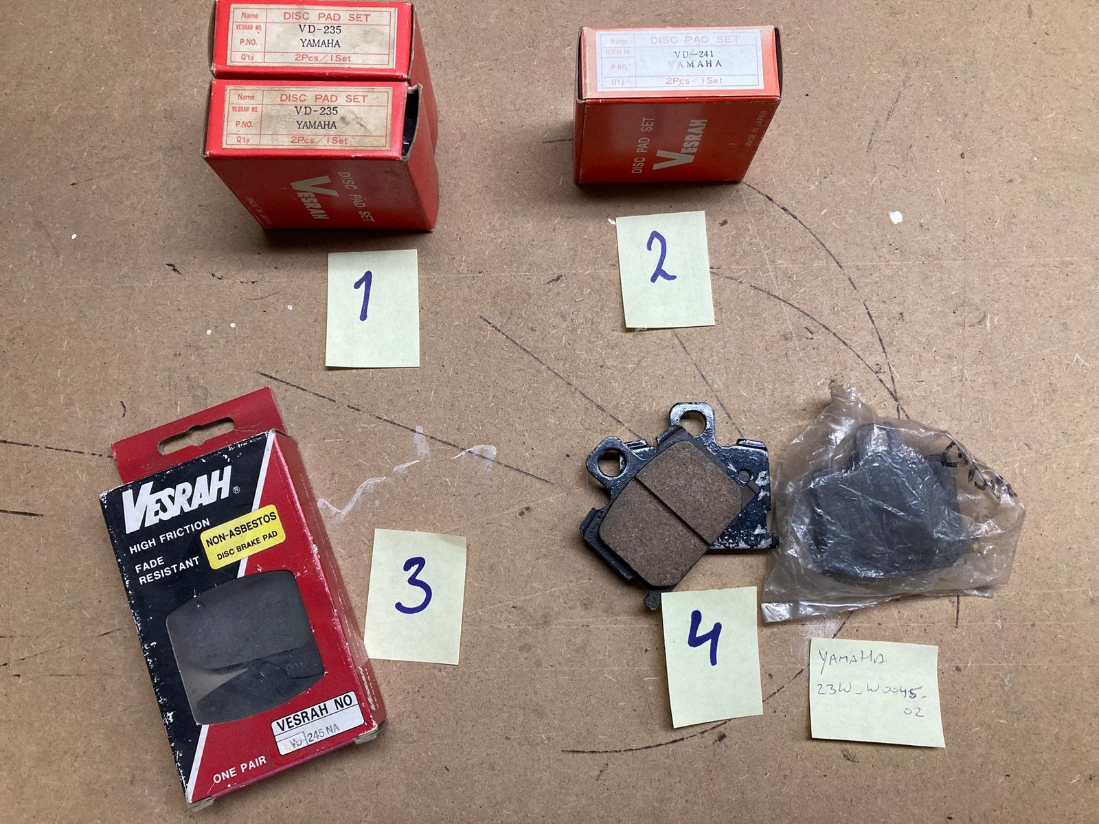 Nieuw (NOS) remblokken sets diversen types YAMAHA motoren, Motoren, Ophalen of Verzenden