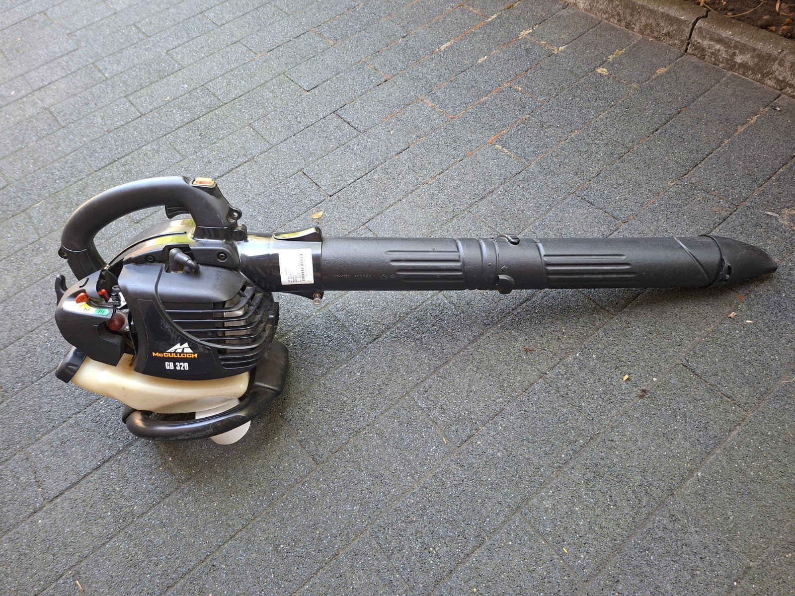 McCulloch GB 320 Benzine Bladblazer - Krachtig  Betrouwbaar, Benzine, Gebruikt, Handgedragen, McCulloch