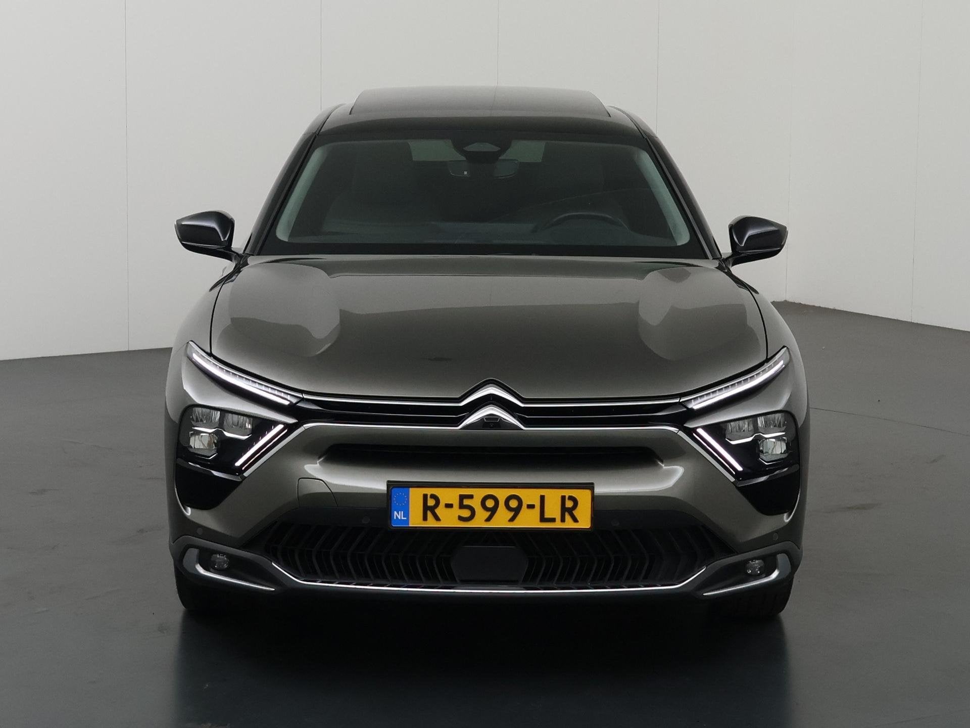 Citroen C5 X 1.6 Plug-in Hybrid 225 Shine | SOH 91,5% | Trek, 1350 kg, 4 cilinders, Hybride Elektrisch/Benzine, 13 kWh