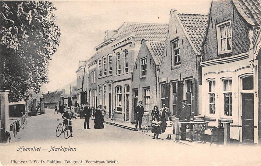Heenvliet Marktplein met volk 1900 Nissewaard Voorne-Putten, Verzenden, Voor 1920, Ongelopen, Zuid-Holland