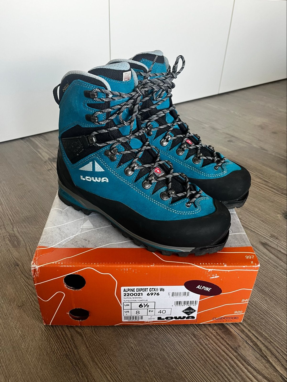 Lowa Alpine Expert GTX Ws D-schoenen - Maat 40, Ophalen of Verzenden, Zo goed als nieuw, Schoenen