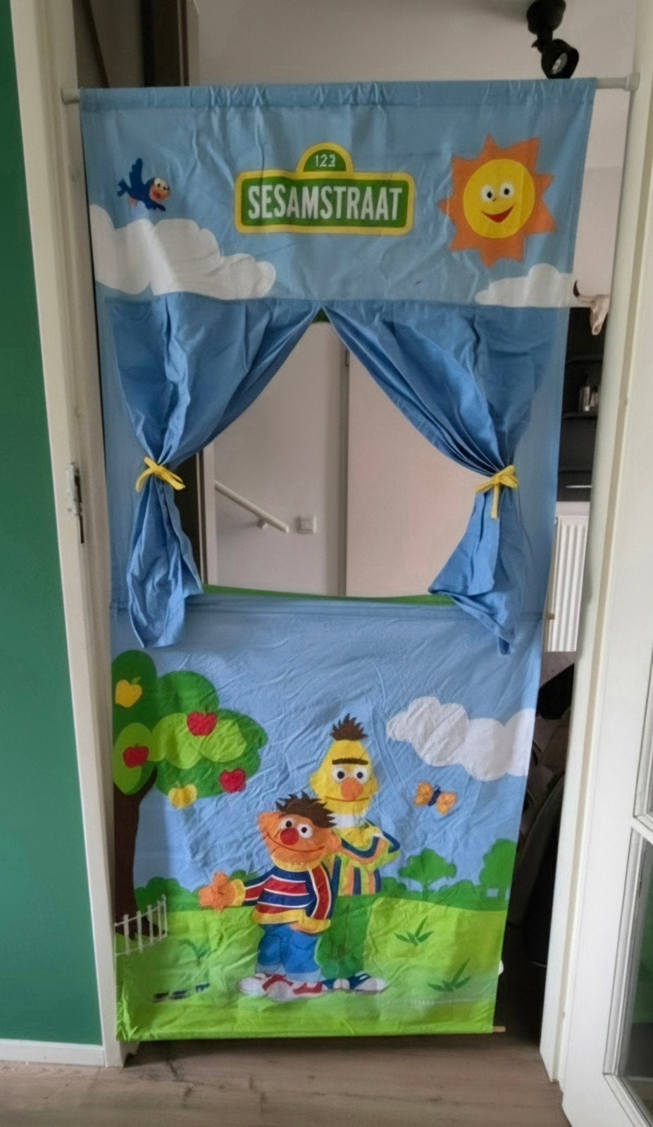 Handpoppentheater Sesamstraat Bert en Ernie met kleine vlek, Ophalen of Verzenden, Gebruikt, Jongen of Meisje