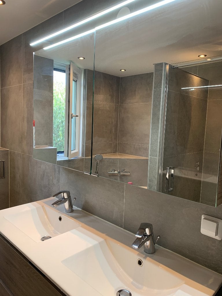 Badkamermeubel met dubbele wastafel en spiegelkast, Huis en Inrichting, Badkamer | Badkamermeubels, Ophalen, Gebruikt, 100 tot 150 cm