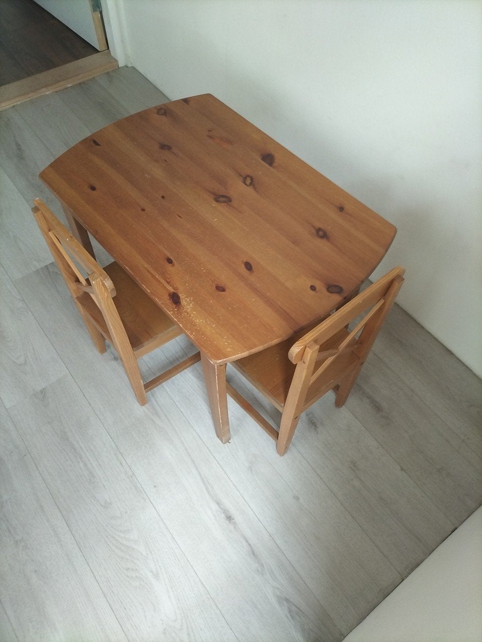Tafel met 2 stoeltjes, Ophalen, Tafel