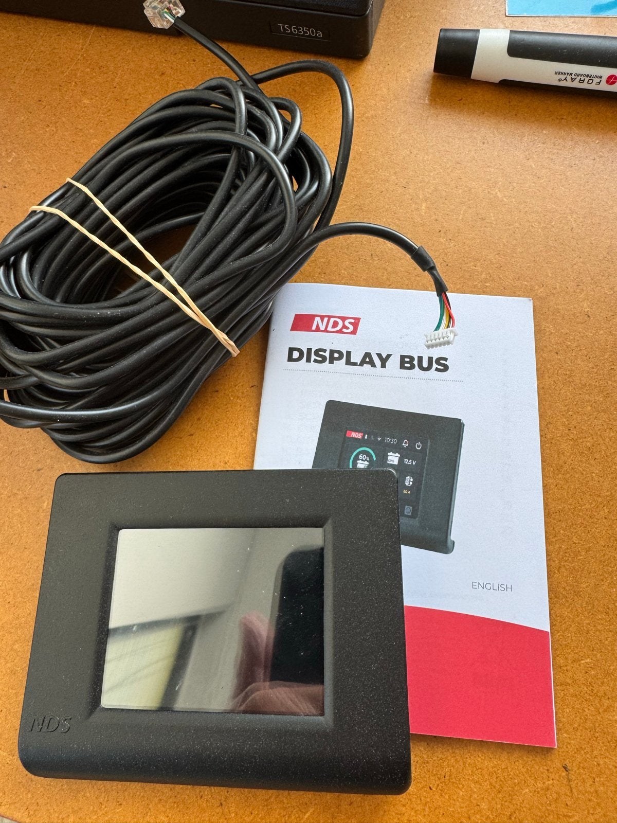 NDS Display Bus - Monitor voor al uw apparaten, Ophalen of Verzenden, Zo goed als nieuw