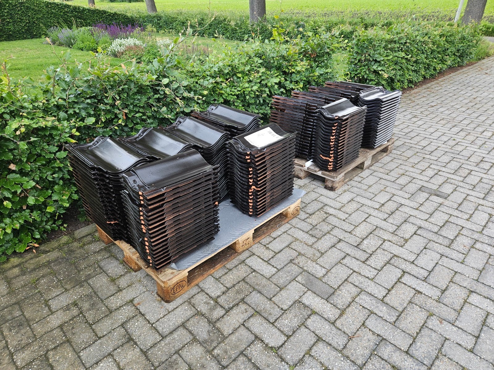 Nieuwe dakpan Maduro zwart edel-engobe (745) (Wienerberger), Steen of Klei, Zwart, Nieuw, Ophalen of Verzenden