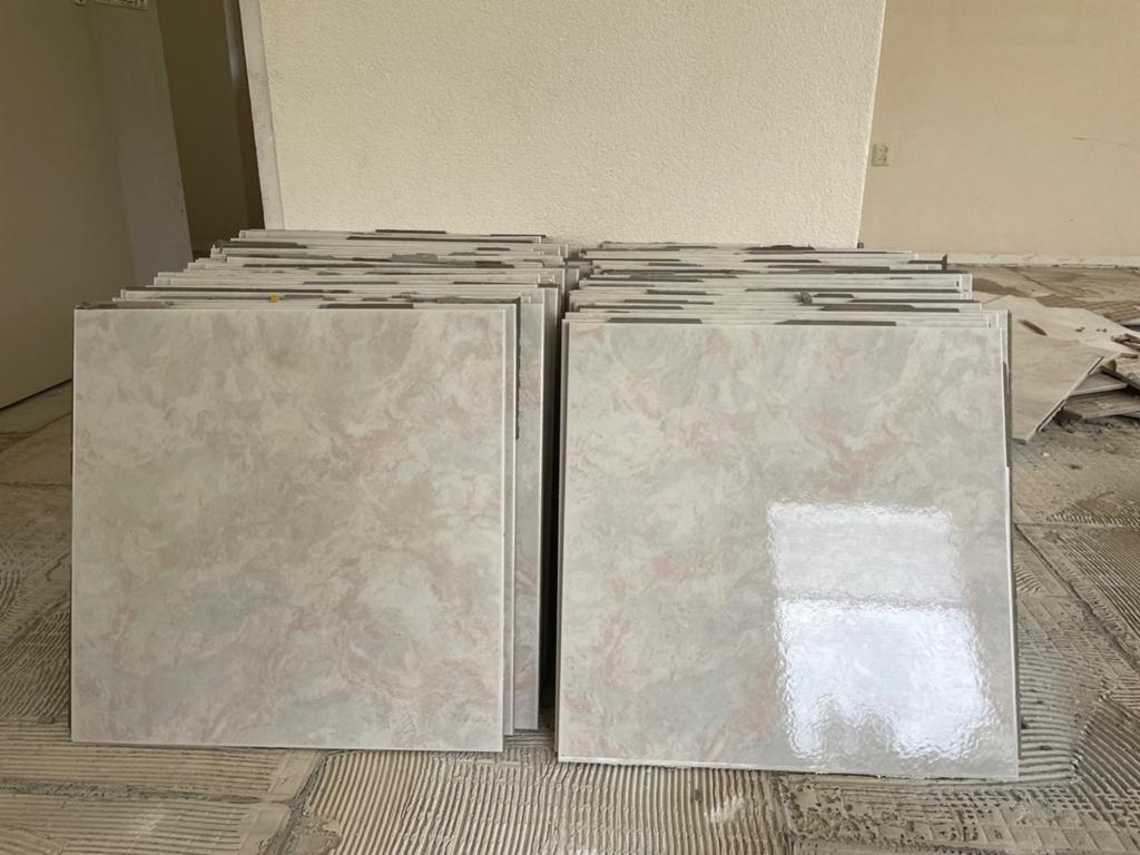 +-30m2 tegels 50x50, Doe-het-zelf en Verbouw, Tegels, Ophalen, 60 cm of meer, Keramiek, 10 m² of meer
