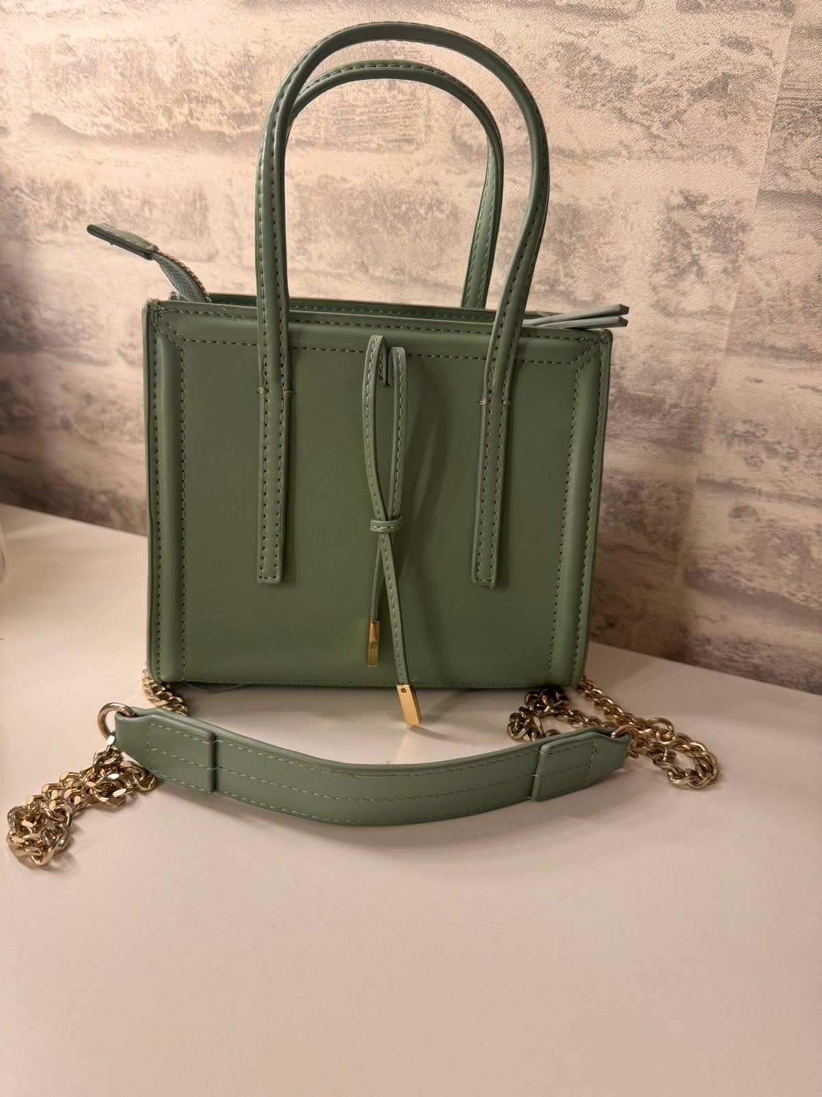 Groene hand-/schoudertas met gouden details Zara, Ophalen of Verzenden, Gebruikt, Groen, Handtas