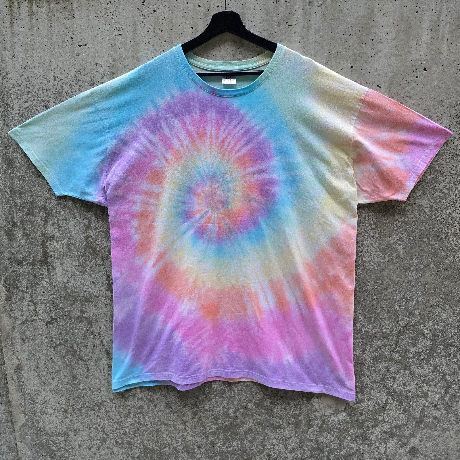 Pastel regenboog tie dye fret & maan t-shirt unisex maat 5XL, Kleding | Heren, Grote Maten, Overige kleuren, Spiral Creaties, Shirt