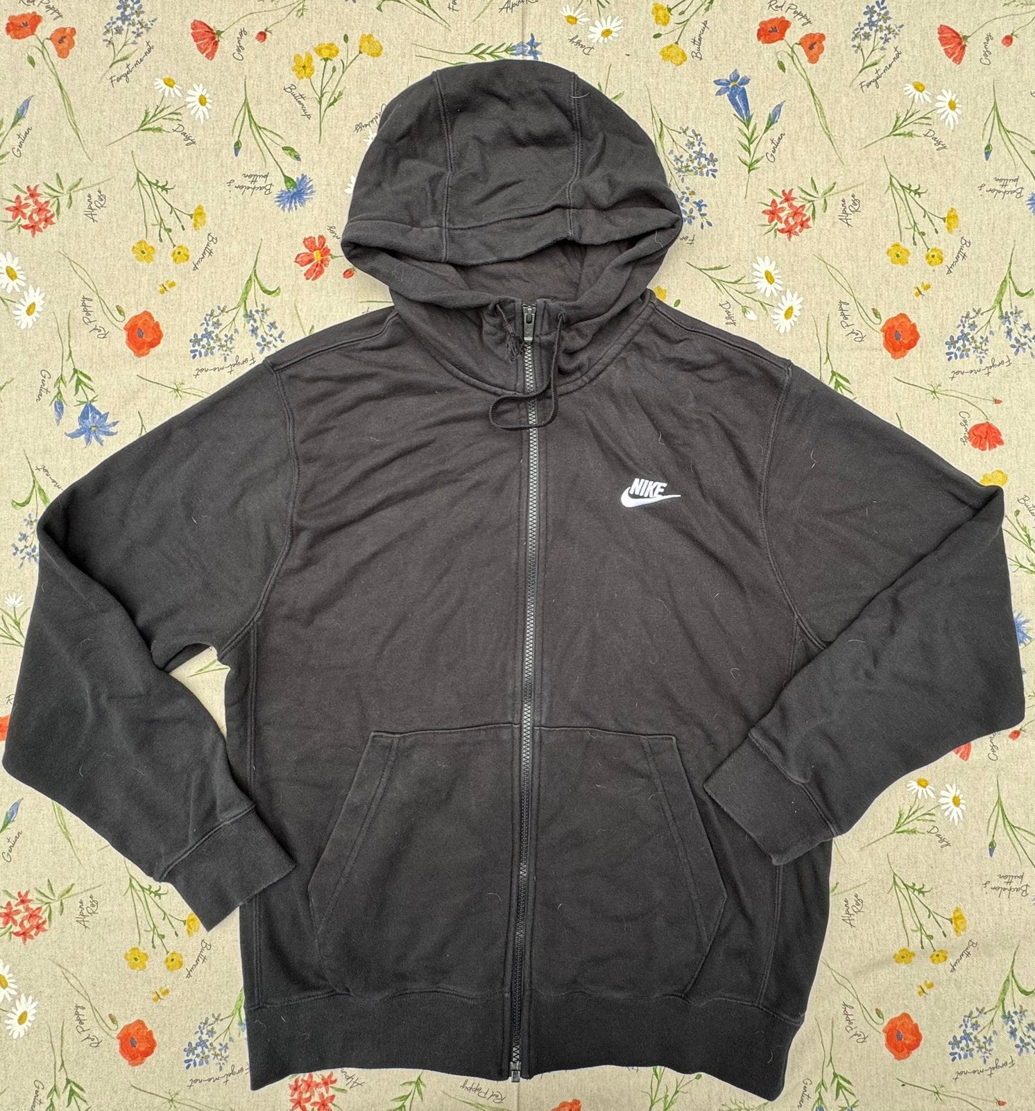 Zwarte hoodie met rits Nike maat M, Kleding | Dames, Truien en Vesten, Ophalen of Verzenden, Zo goed als nieuw, Maat 38/40 (M)