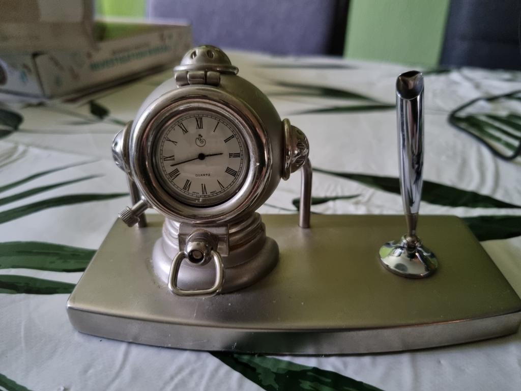 Bureau set duikershelm met penhouder, Ophalen of Verzenden