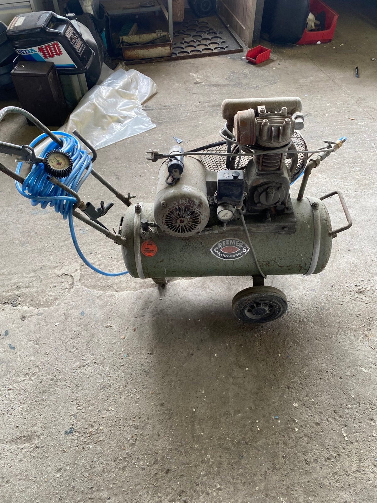 Compressor, Minder dan 25 liter, Ophalen, Zo goed als nieuw, Minder dan 200 liter/min