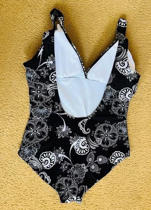 Leonado badpak maat 46, Kleding | Dames, Badmode en Zwemkleding, Ophalen of Verzenden, Zo goed als nieuw, Zwart, Badpak